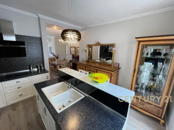 Tirane, jepet me qera apartament 2+1 Kati 4, 160 m² 1.500 € (kodra e diellit 2)