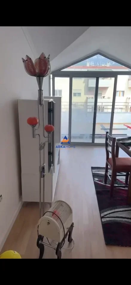 Tirane, shitet apartament 1+1+Ballkon Kati 6, 116 m² 110.000 € 