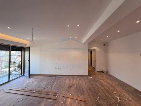 Tirane, shitet apartament 2+1 Kati 8, 102 m² 179.000 € (PORCELAN)