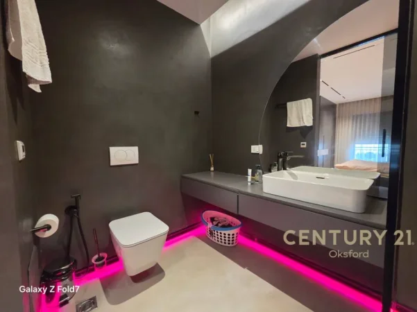 Tirane, jepet me qera apartament 2+1 Kati 8, 116 m² 1.600 € (delijorgji)