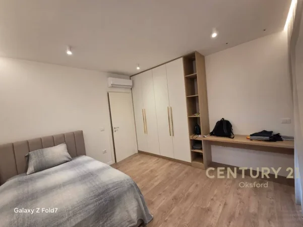 Tirane, jepet me qera apartament 2+1 Kati 8, 116 m² 1.600 € (delijorgji)