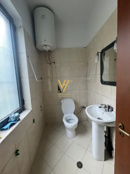 Tirane, jepet me qera dyqan Kati 0, 50 m² 570 € (KOPSHTI ZOOLOGJIK)