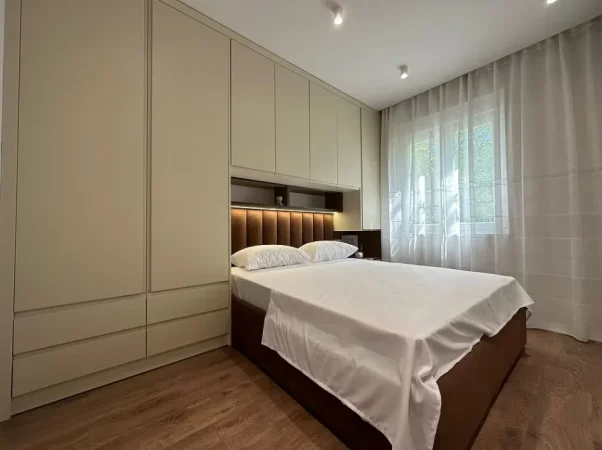 Tirane, jepet me qera apartament 1+1 Kati 3, 50 m² 550 € (Harry Fultz)