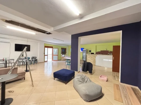 Tirane, jepet me qera zyre Kati 1, 188 m² 1.700 € (Kodra e Diellit)