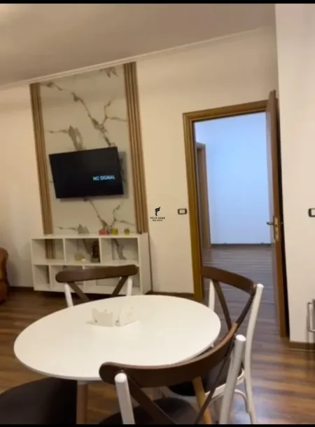 Shqiperi, jepet me qera apartament 2+1 Kati 2, 120 m² 700 € (KODRA E DIELLIT)