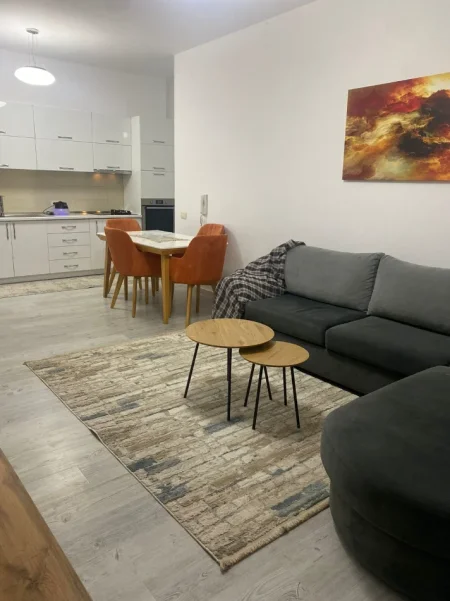 Tirane, jepet me qera apartament 2+1+Ballkon Kati 3, 95 m² 750 € tek Pazari i Ri, Tiranë)