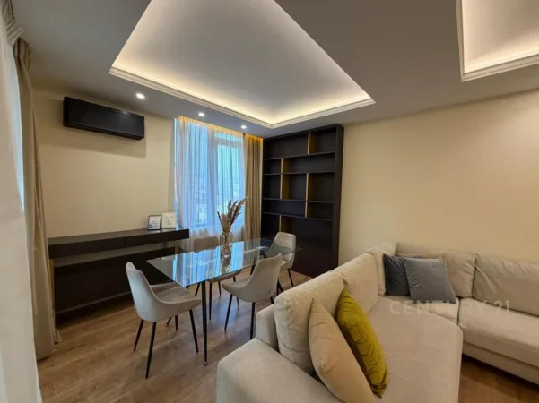Tirane, jepet me qera apartament 2+1 Kati 4, 108 m² 1.100 € (sheshi skenderbej)