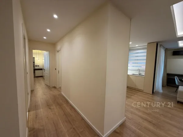 Tirane, jepet me qera apartament 2+1 Kati 4, 108 m² 1.100 € (sheshi skenderbej)