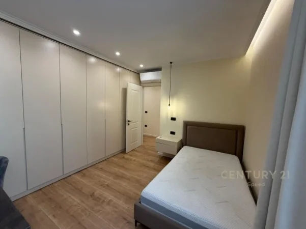 Tirane, jepet me qera apartament 2+1 Kati 4, 108 m² 1.100 € (sheshi skenderbej)