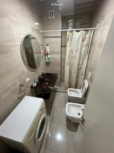 Tirane, jepet me qera apartament 1+1+Ballkon Kati 5, 70 m² 720 € (shkolla e baletit)
