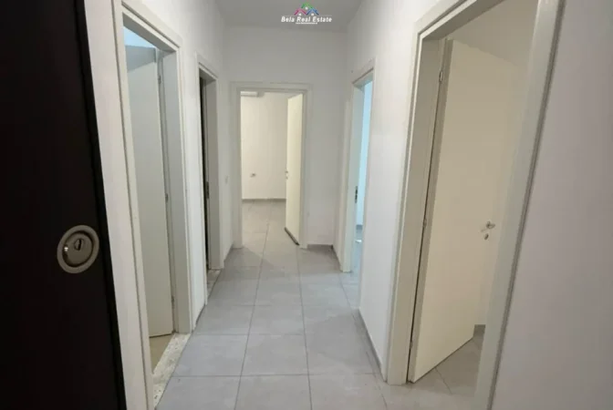 Tirane, jepet me qera zyre Kati 2, 92 m² 730 € (Rruga mahmut Fortuzi)