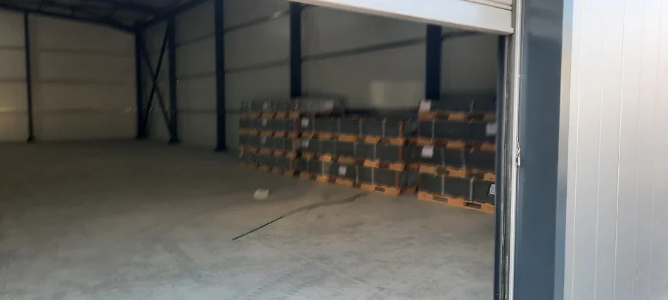 Tirane, jepet me qera magazine Kati 0, 400 m² 2.000 € (E arbrit)