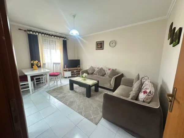 Tirane, jepet me qera apartament 2+1 Kati 5, 75 m² 400 € 