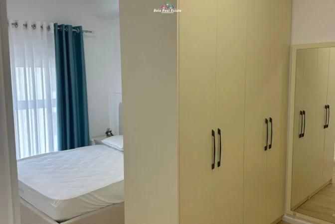 Tirane, jepet me qera apartament 1+1+Ballkon Kati 4, 60 m² 520 € (ali demi)