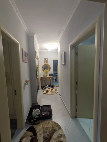Shitet  Apartament 2+1 te Kompleksi Panorama, prane Shkollës Harry Fultz, Tek Stacioni i Trenit