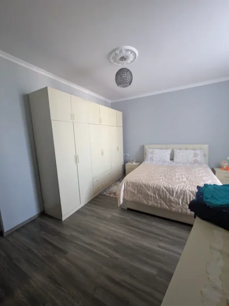 Shitet  Apartament 2+1 te Kompleksi Panorama, prane Shkollës Harry Fultz, Tek Stacioni i Trenit