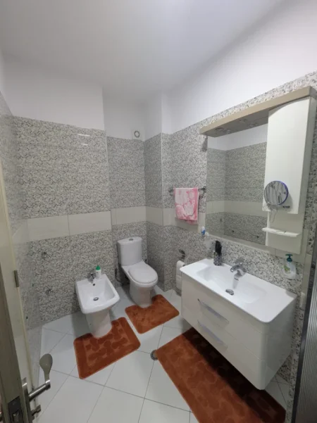 Shitet  Apartament 2+1 te Kompleksi Panorama, prane Shkollës Harry Fultz, Tek Stacioni i Trenit