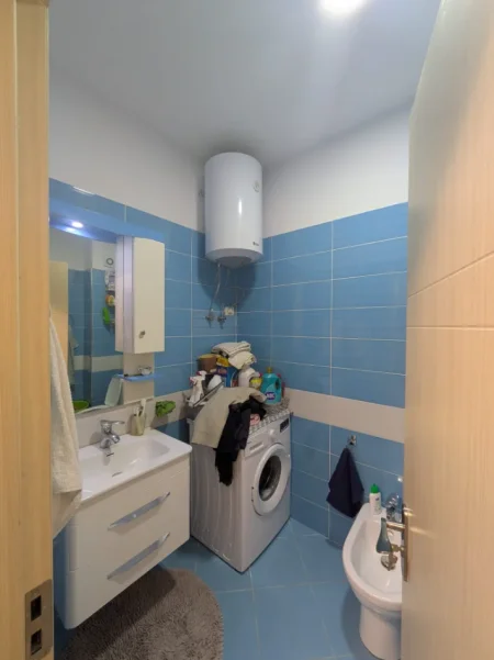 Shitet  Apartament 2+1 te Kompleksi Panorama, prane Shkollës Harry Fultz, Tek Stacioni i Trenit