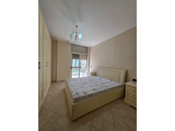 Shitet, Apartament 2+1+2, Unaza e Re, Tirane.