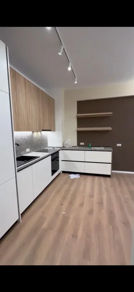 Tirane, jepet me qera apartament 1+1+Ballkon Kati 6, 64 m² 500 € (Rruga Sitki Cico, perballe hyrjes se shkolles Niket Dardani)