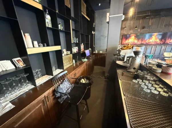 Tirane, shitet lokal Kati 0, 110 m² (Myslym Shyri)