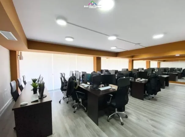 Tirane, shes zyre Kati 2, 200 m² (Rruga Sami Frasheri)