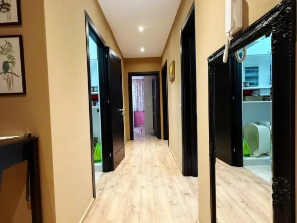 Tirane, shitet apartament 2+1+Aneks+Ballkon , 152 m² 329.000 € (ish ekspozita)