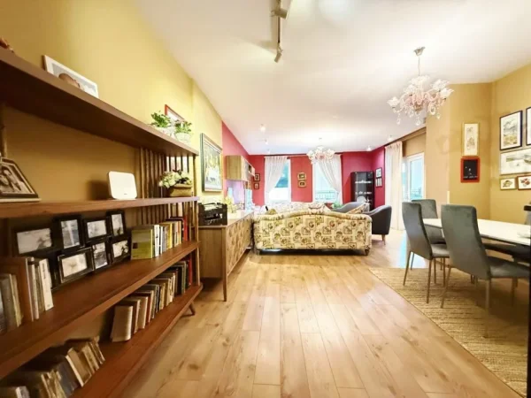 Tirane, shitet apartament 2+1+Aneks+Ballkon , 152 m² 329.000 € (ish ekspozita)