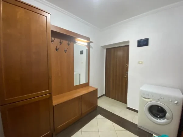 Tirane, jepet me qera apartament 1+1 Kati 3, 65 m² 50.000 Lekë te Reja, tek 21 DHJETORI, Tiranë