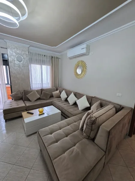 Tirane, jepet me qera apartament 2+1 , 100 m² 850 € 