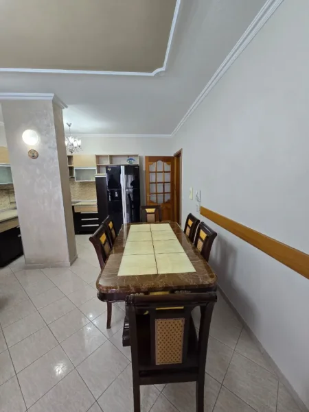 Tirane, jepet me qera apartament 2+1 , 100 m² 850 € 