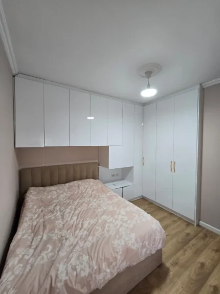 Tirane, jepet me qera apartament 2+1 , 100 m² 850 € 