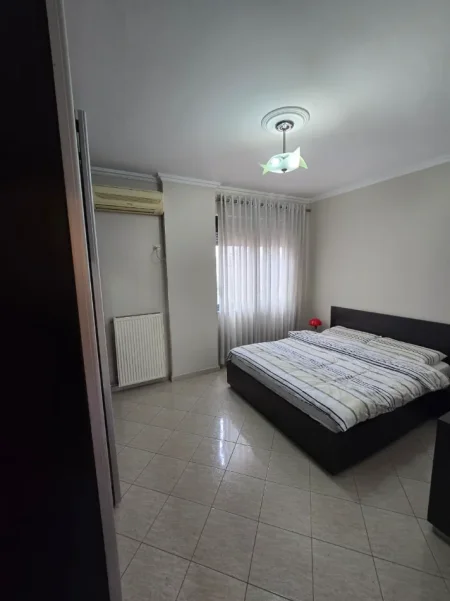 Tirane, jepet me qera apartament 2+1 , 100 m² 850 € 