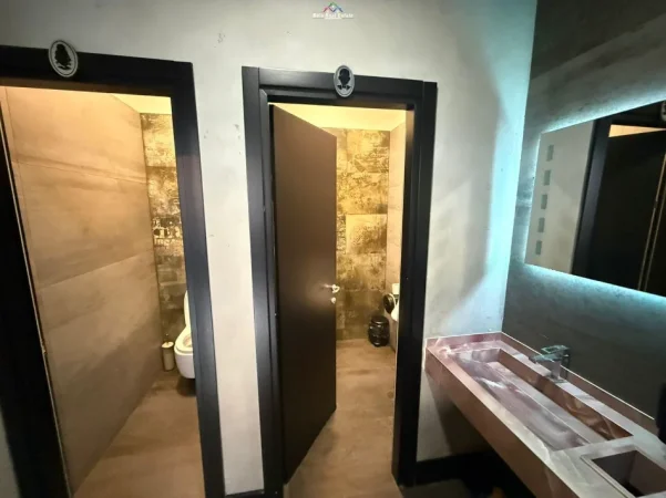 Tirane, jepet me qera lokal Kati 0, 110 m² 1.200 € (Rruga Myslym Shyri)