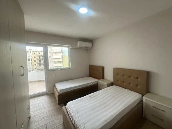 Tirane, jepet me qera apartament 2+1 Kati 4, 79 m² 600 € 