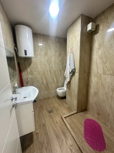 Tirane, jepet me qera apartament 2+1 Kati 4, 79 m² 600 € 