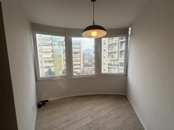 Tirane, jepet me qera apartament 2+1 Kati 4, 79 m² 600 € 
