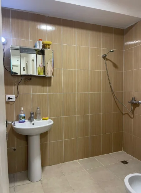 Tirane, shitet apartament 3+1+Ballkon Kati 3, 149 m² 205.000 € (5 maji)