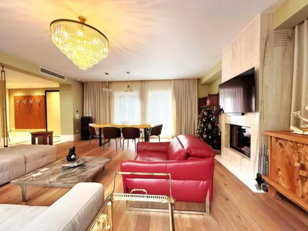 Tirane, shitet Vile 2 Katshe , 500 m² (teg)