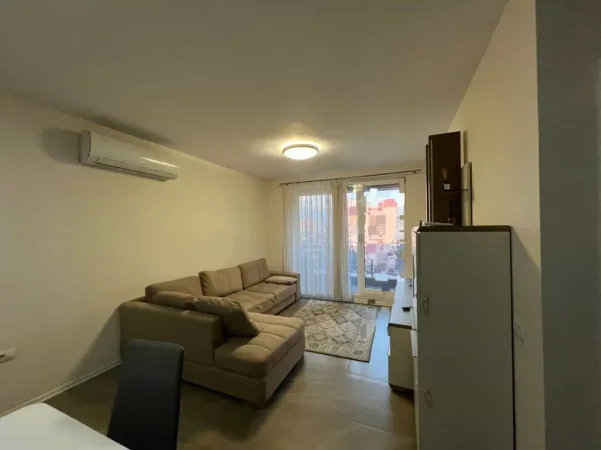 Tirane, jepet me qera apartament 3+1 Kati 6, 130 m² 780 € (Rruga Dafinave)