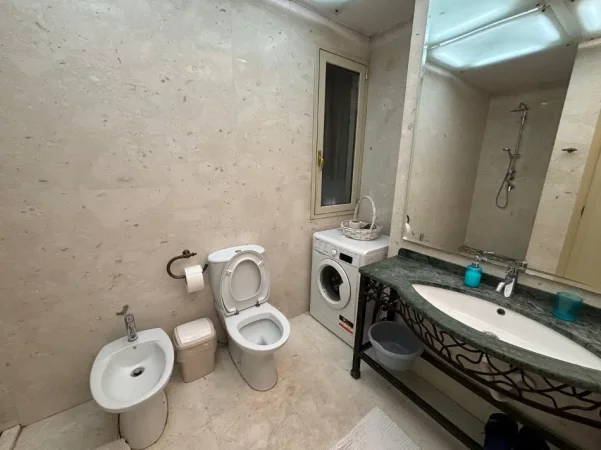 Shqiperi, jepet me qera apartament 1+1 Kati 9, 75 m² 700 € (Rruga sami frasheri)