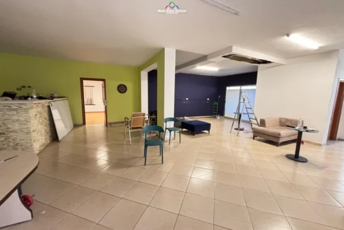 Tirane, jepet me qera zyre Kati 1, 188 m² 1.700 € (Rruga Bill Klinton)