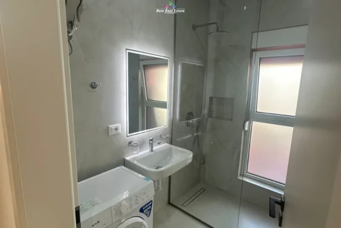 Tirane, jepet me qera apartament 1+1 Kati 4, 60 m² 520 € (Rruga Pasho Hysa)