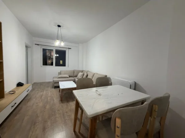 Tirane, jepet me qera apartament 1+1 , 60 m² 500 €