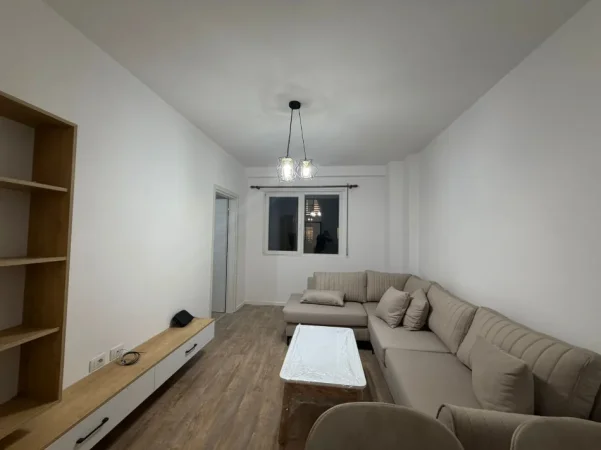 Tirane, jepet me qera apartament 1+1 , 60 m² 500 €