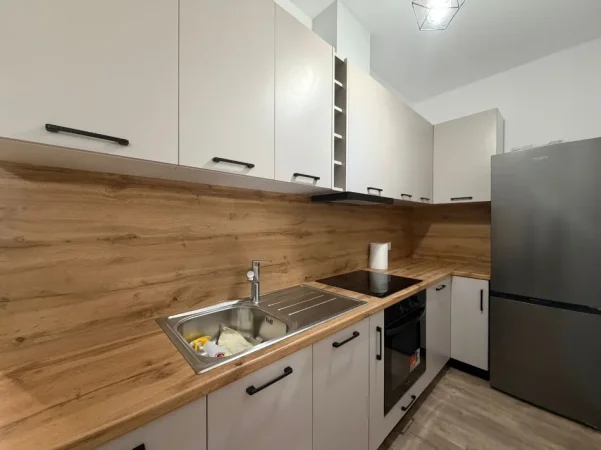 Tirane, jepet me qera apartament 1+1 , 60 m² 500 €