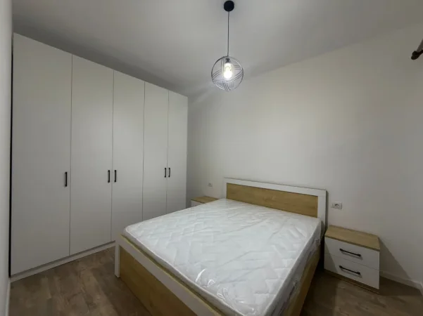 Tirane, jepet me qera apartament 1+1 , 60 m² 500 €