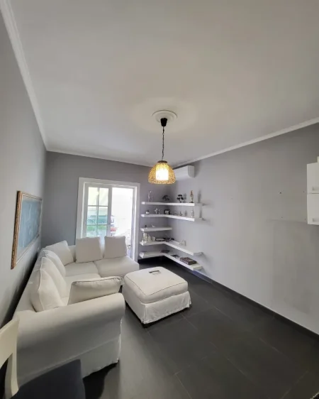 Tirane, jepet me qera apartament 1+1 Kati 5, 58 m² 800 € 