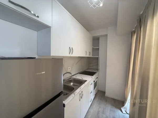 Tirane, jepet me qera apartament 1+1+Ballkon Kati 1, 75 m² 550 € (laprak)