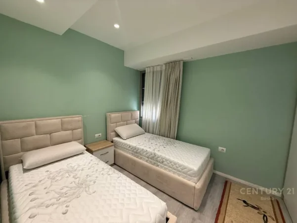 Tirane, jepet me qera apartament 1+1+Ballkon Kati 1, 75 m² 550 € (laprak)